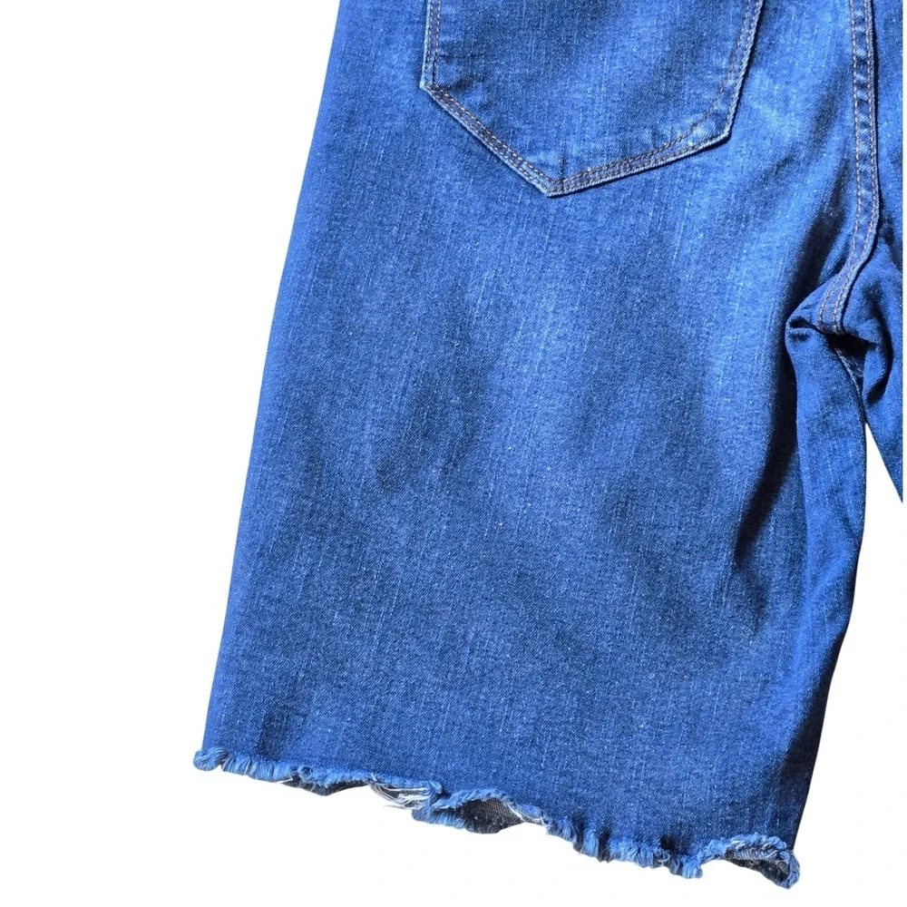 Kensie Jeans Women's 8/29 Denim Bermuda Shorts Distressed Raw Hem Stretch